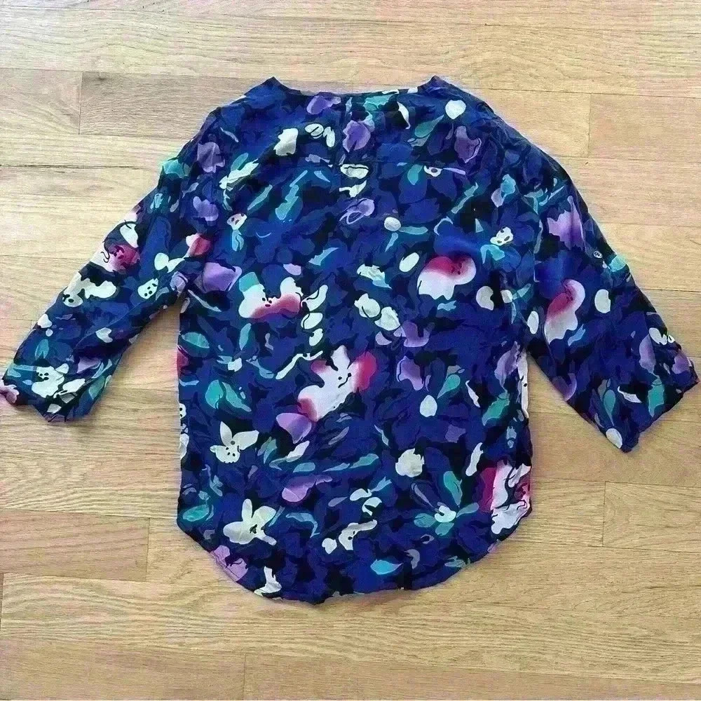 Yumi Kim Floral Abstract Button Up Roll Tab Blouse 100% Silk -Size Small - Picture 5 of 5